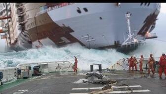 鏟車助推8200噸散貨船“遠景發(fā)展”氣囊上排下水吉水接水順利#氣囊下水#船舶下水#船用氣囊#散貨船下水#遠景發(fā)展