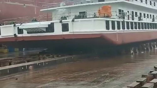 國產(chǎn)船舶順利下水，氣囊技術彰顯科技突破